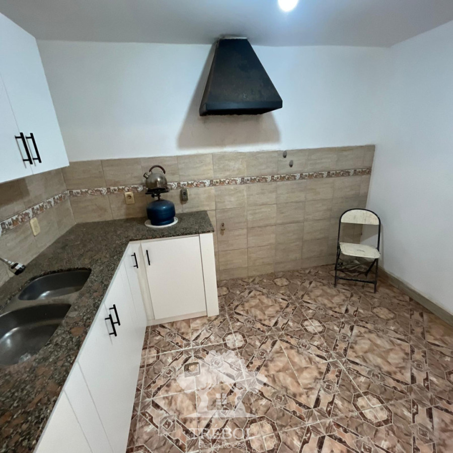 Casa ID.100 - Alquiler Casa 6 Dormitorios Aguada Montevideo V 