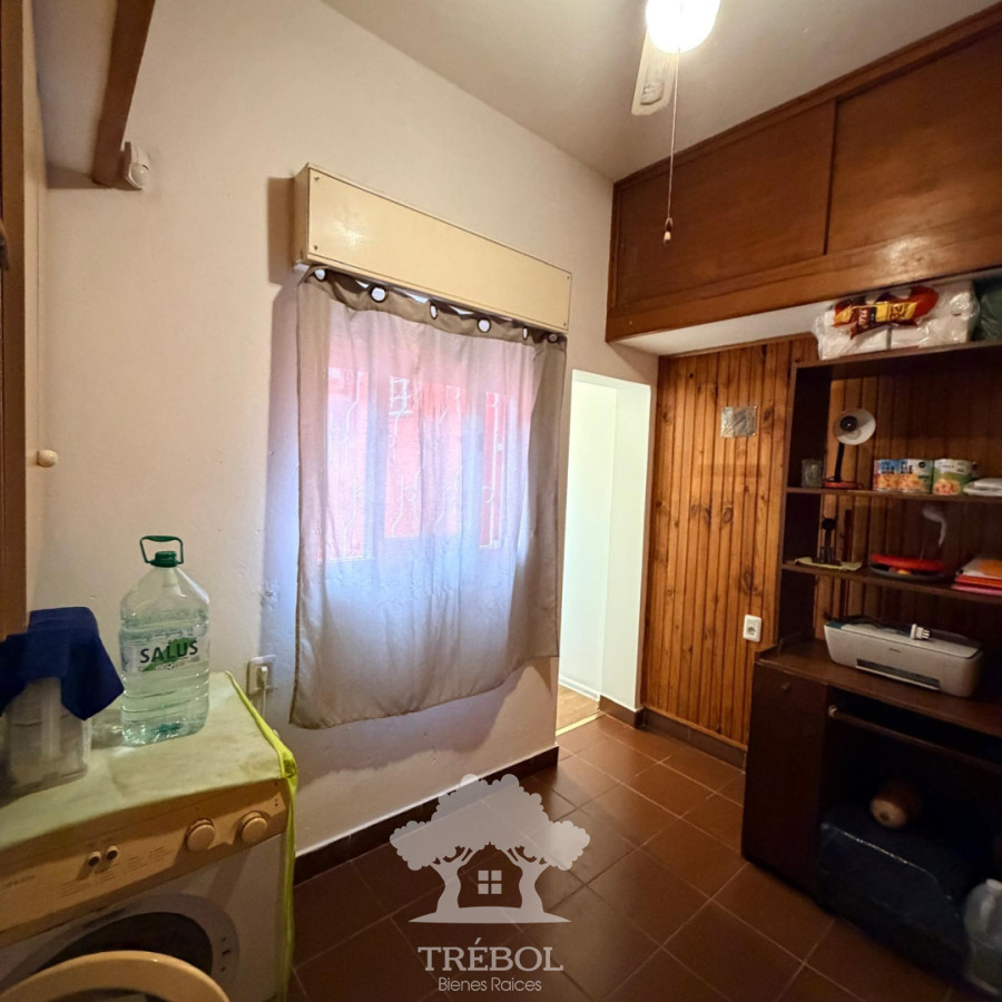 Casa ID.433 - Venta Casa 2 Dormitorios y Escritorio con Garaje Pérez Castellanos Montevideo V 