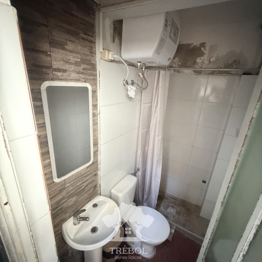 Casa ID.375 - Venta Casa Residencial estudiantil 5 Dormitorios Aguada Montevideo G