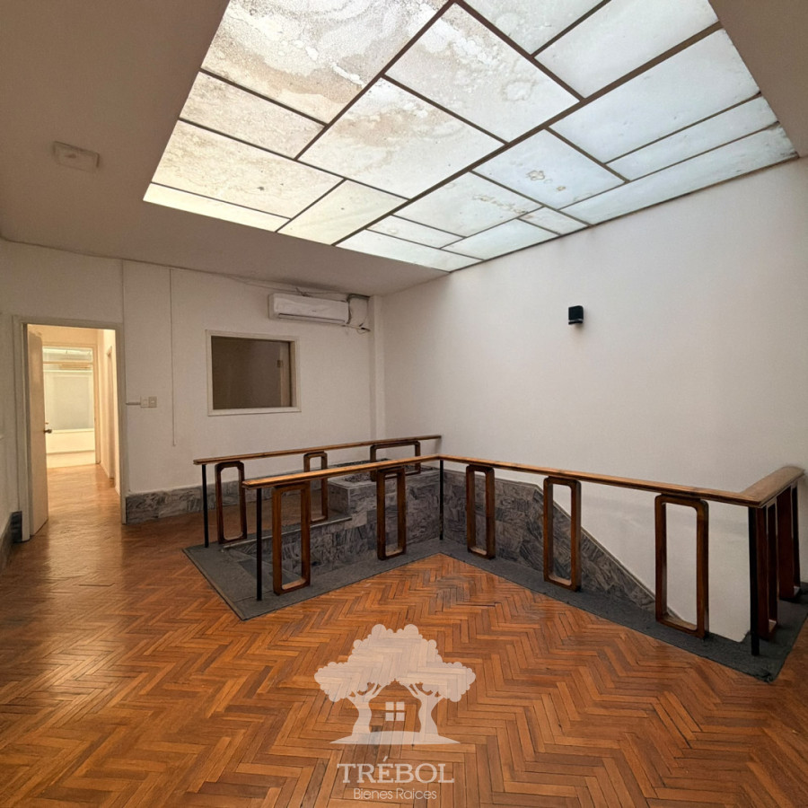 Casa ID.306 - Alquiler casa 4 Dormitorios Centro Montevideo D