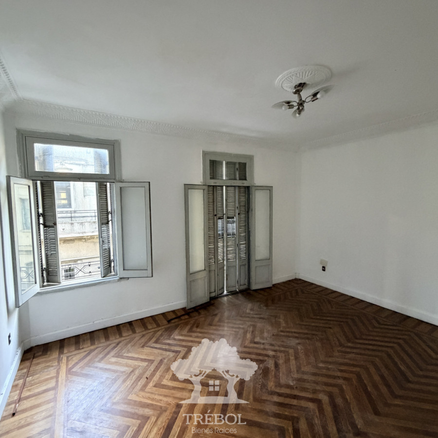 Casa ID.243 - Alquiler Casa 5 Dormitorios Ciudad Vieja  Montevideo G