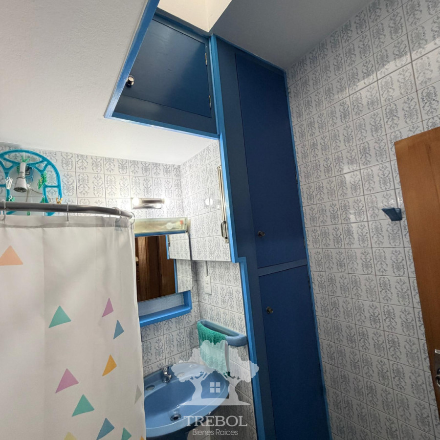 Casa ID.433 - Venta Casa 2 Dormitorios y Escritorio con Garaje Pérez Castellanos Montevideo V 