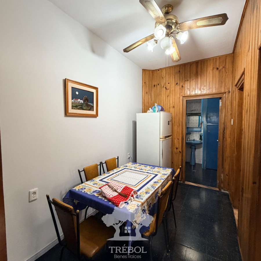 Casa ID.433 - Venta Casa 2 Dormitorios y Escritorio con Garaje Pérez Castellanos Montevideo V 