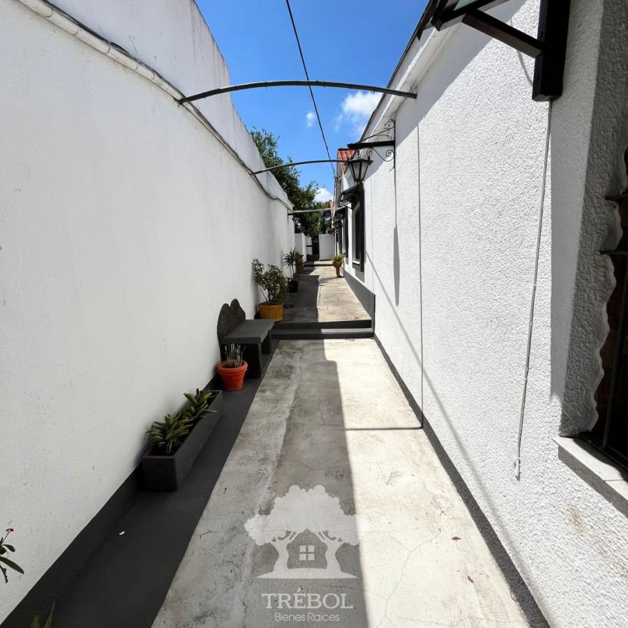 Casa ID.153 - Veta Casa 2 Dormitorios + 3 Apartamentos Rentados Ituzaingó Montevideo V 