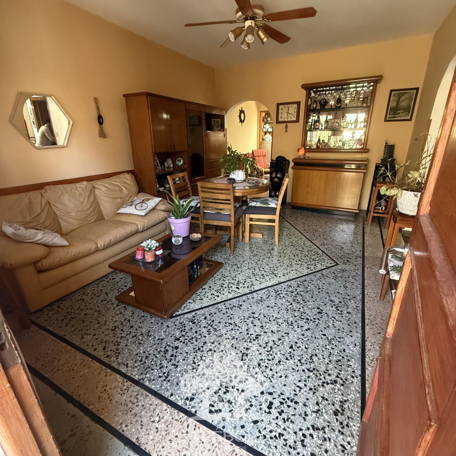 Casa ID.116 - Venta 2 Casas Villa Española Montevideo B