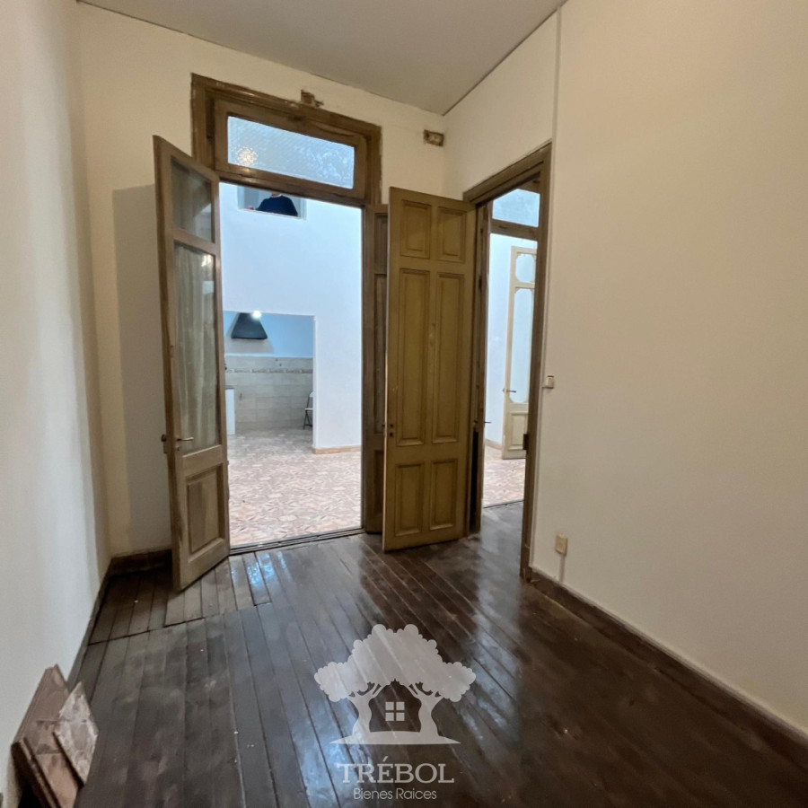 Casa ID.100 - Alquiler Casa 6 Dormitorios Aguada Montevideo V 