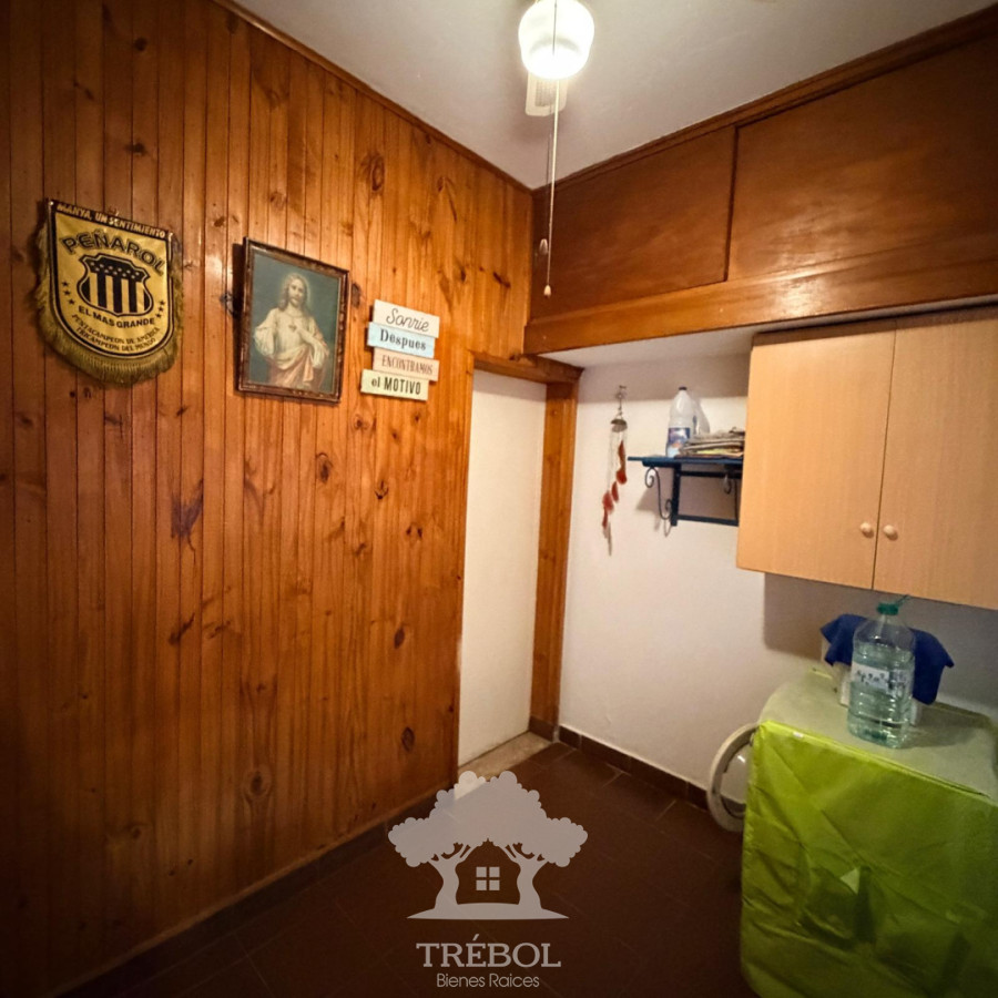 Casa ID.433 - Venta Casa 2 Dormitorios y Escritorio con Garaje Pérez Castellanos Montevideo V 