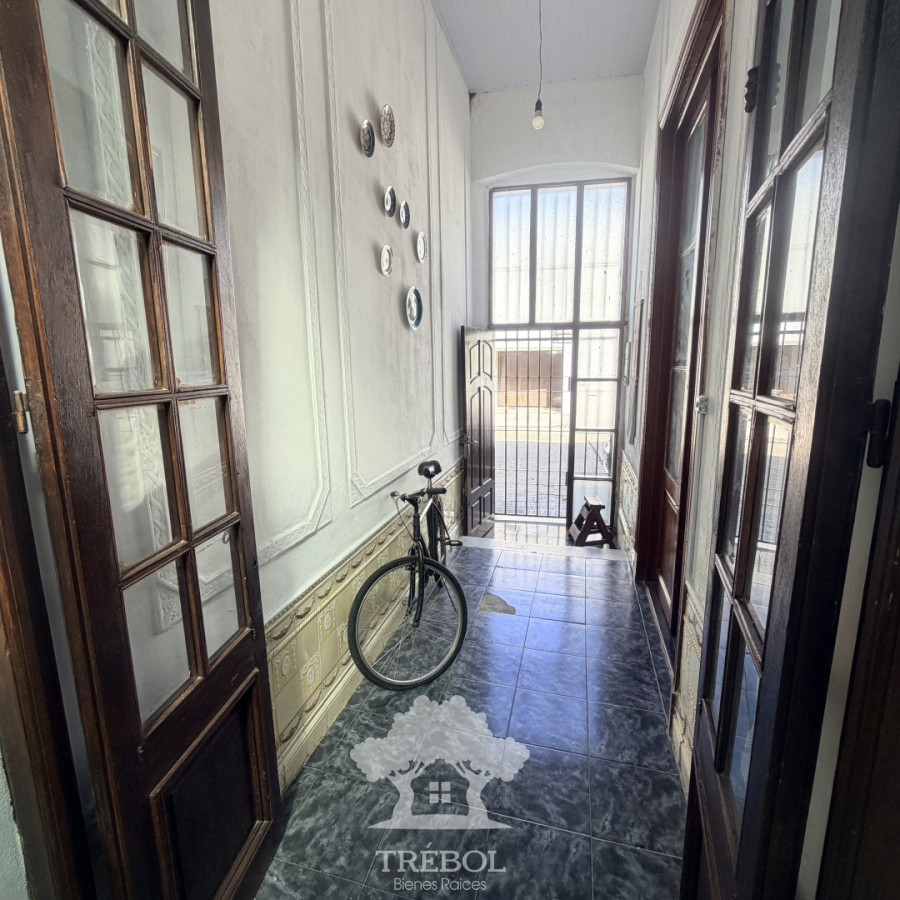 Casa ID.375 - Venta Casa Residencial estudiantil 5 Dormitorios Aguada Montevideo G
