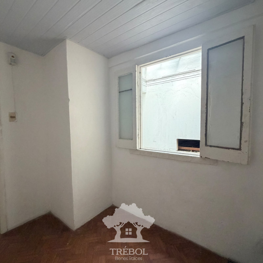 Casa ID.306 - Alquiler casa 4 Dormitorios Centro Montevideo D