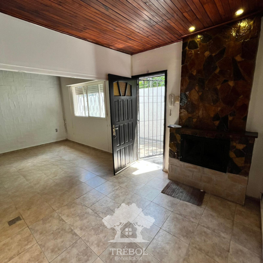 Casa ID.153 - Veta Casa 2 Dormitorios + 3 Apartamentos Rentados Ituzaingó Montevideo V 