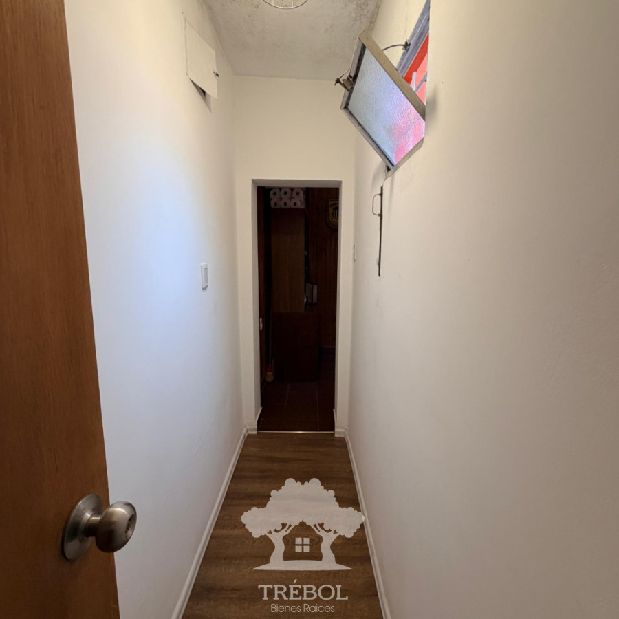 Casa ID.433 - Venta Casa 2 Dormitorios y Escritorio con Garaje Pérez Castellanos Montevideo V 
