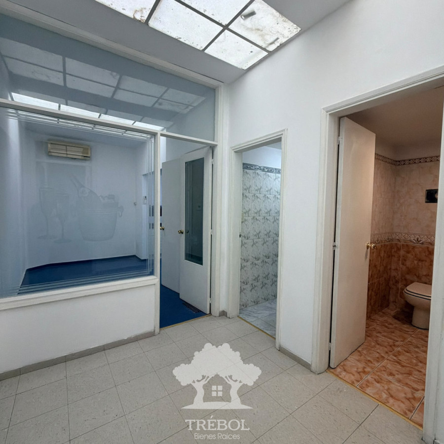 Casa ID.306 - Alquiler casa 4 Dormitorios Centro Montevideo D