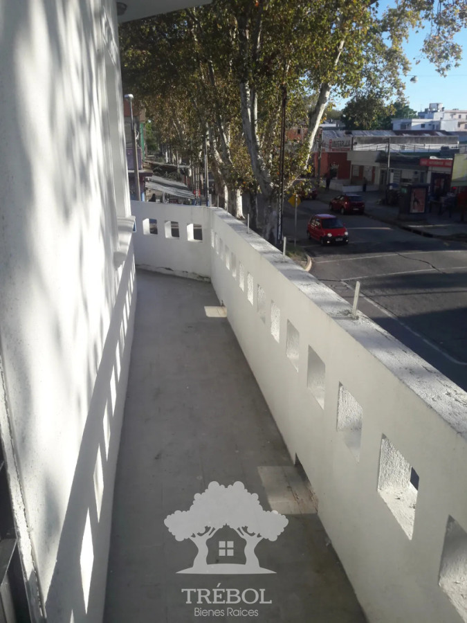 Casa ID.413 - Alquiler Casa 1 Dormitorios Brazo Horiental Montevideo D