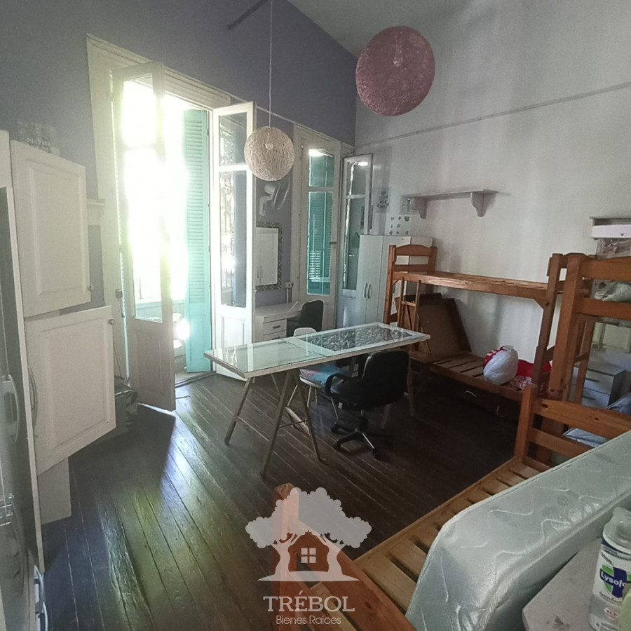 Casa ID.162 - Alquiler Casa 5 Dormitorios Tres Cruces Montevideo D