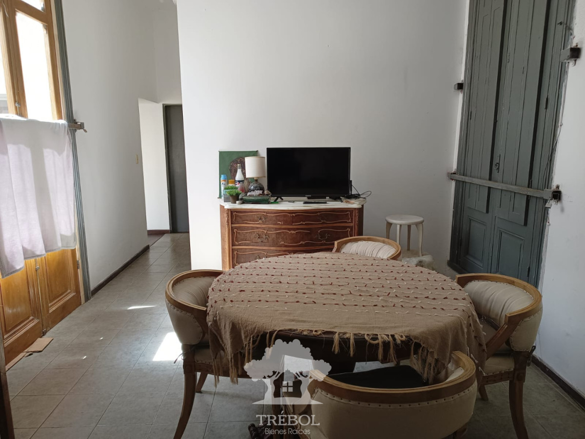 Casa ID.239 - Alquiler Casa 2 Dormitorios Ciudad Vieja Montevideo V 