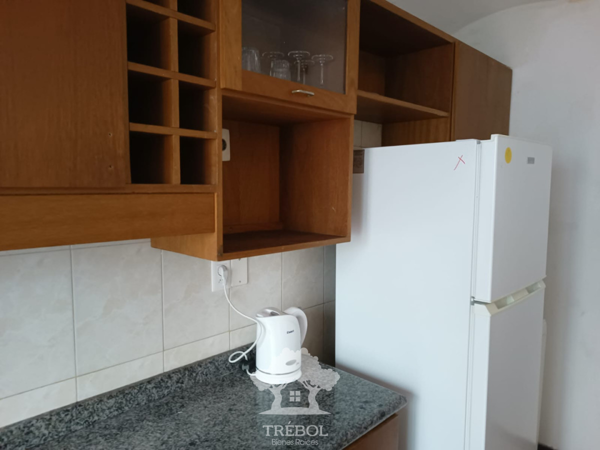 Casa ID.132 - Alquiler Casa 2 Dormitorios Ciudad Vieja Montevideo V 