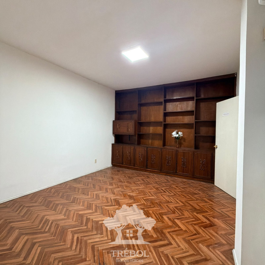 Casa ID.306 - Alquiler casa 4 Dormitorios Centro Montevideo D