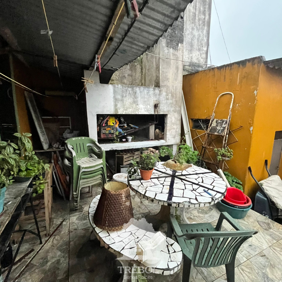 Casa ID.26 - Venta  Casa con Garaje y dos Apartamentos al fondo rentados Carrasco Norte Montevideo V