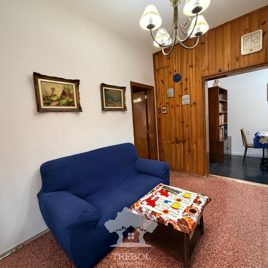 Casa ID.433 - Venta Casa 2 Dormitorios y Escritorio con Garaje Pérez Castellanos Montevideo V 