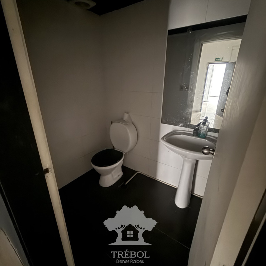 Local Comercial ID.370 - Alquiler local comercial Ciudad vieja Montevideo G