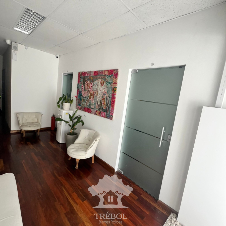 Local Comercial ID.136 - Venta Local Comercial 12 Consultorios Rentado Cordón Montevideo V  