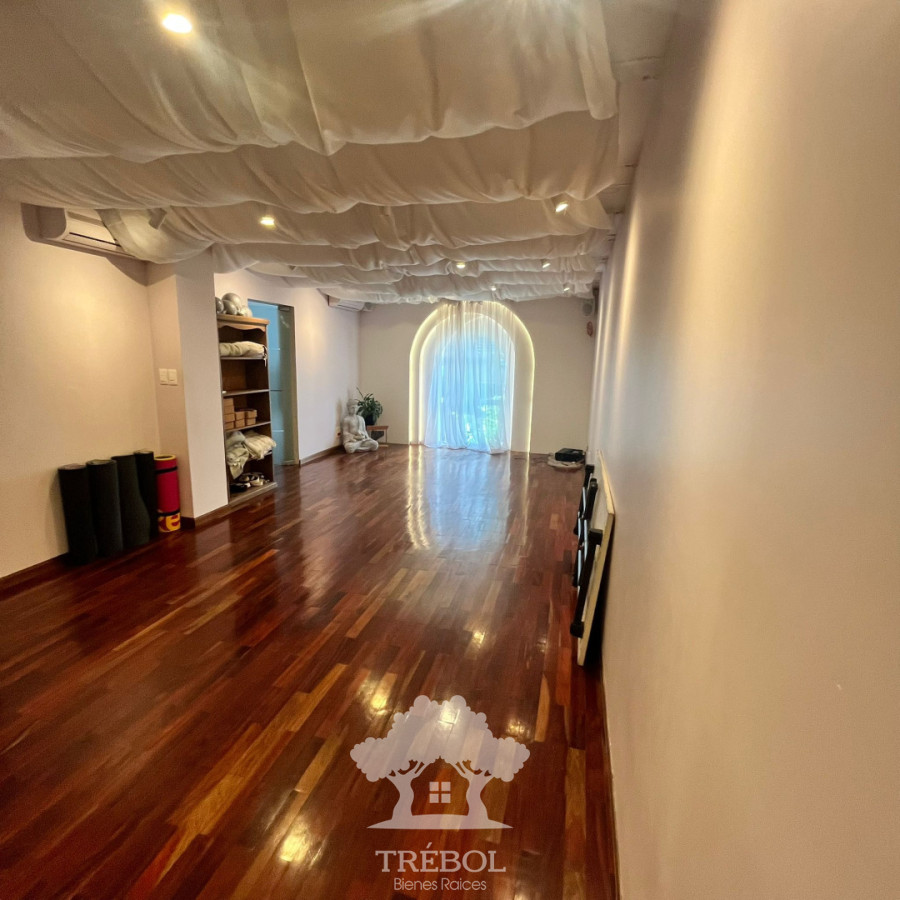 Local Comercial ID.136 - Venta Local Comercial 12 Consultorios Rentado Cordón Montevideo V  