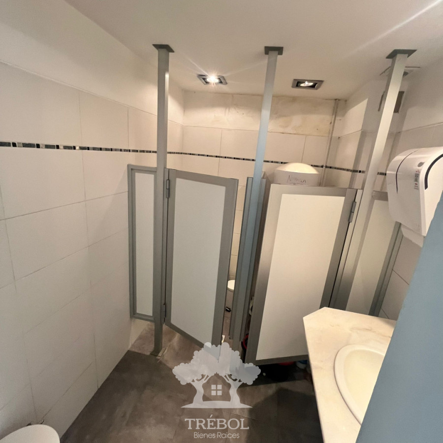 Local Comercial ID.136 - Venta Local Comercial 12 Consultorios Rentado Cordón Montevideo V  