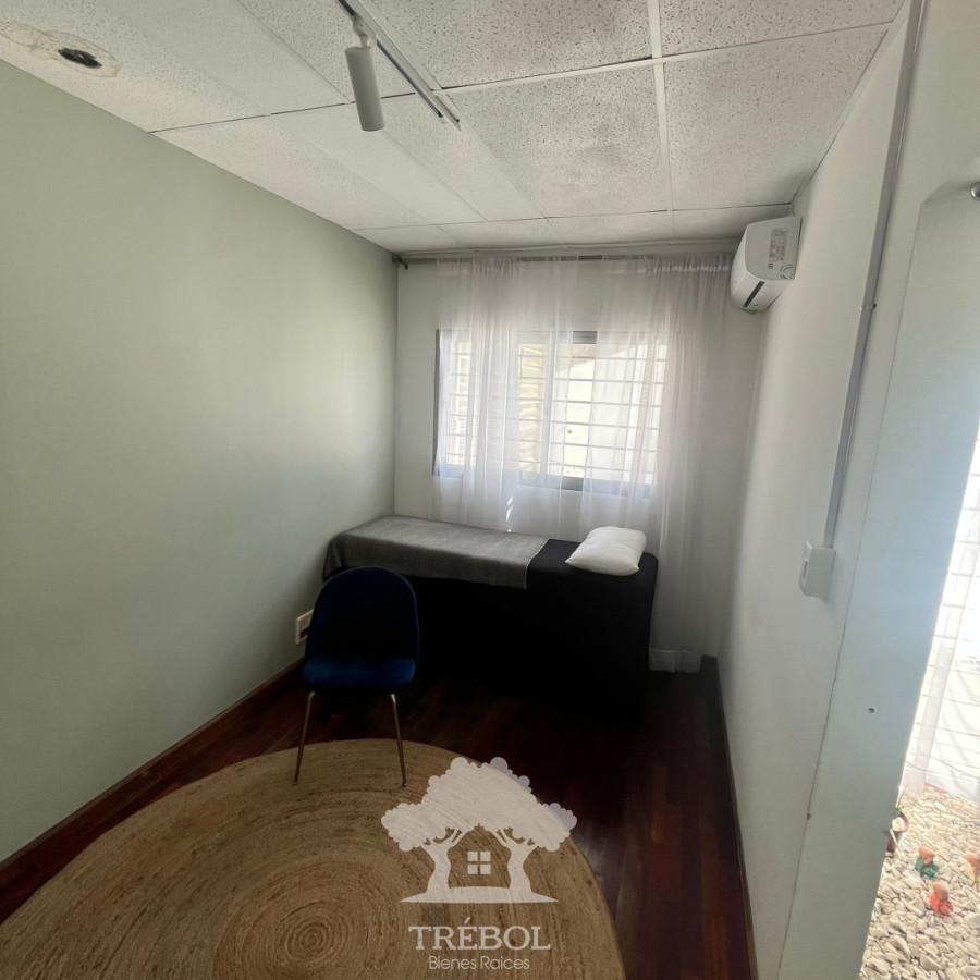 Local Comercial ID.136 - Venta Local Comercial 12 Consultorios Rentado Cordón Montevideo V  