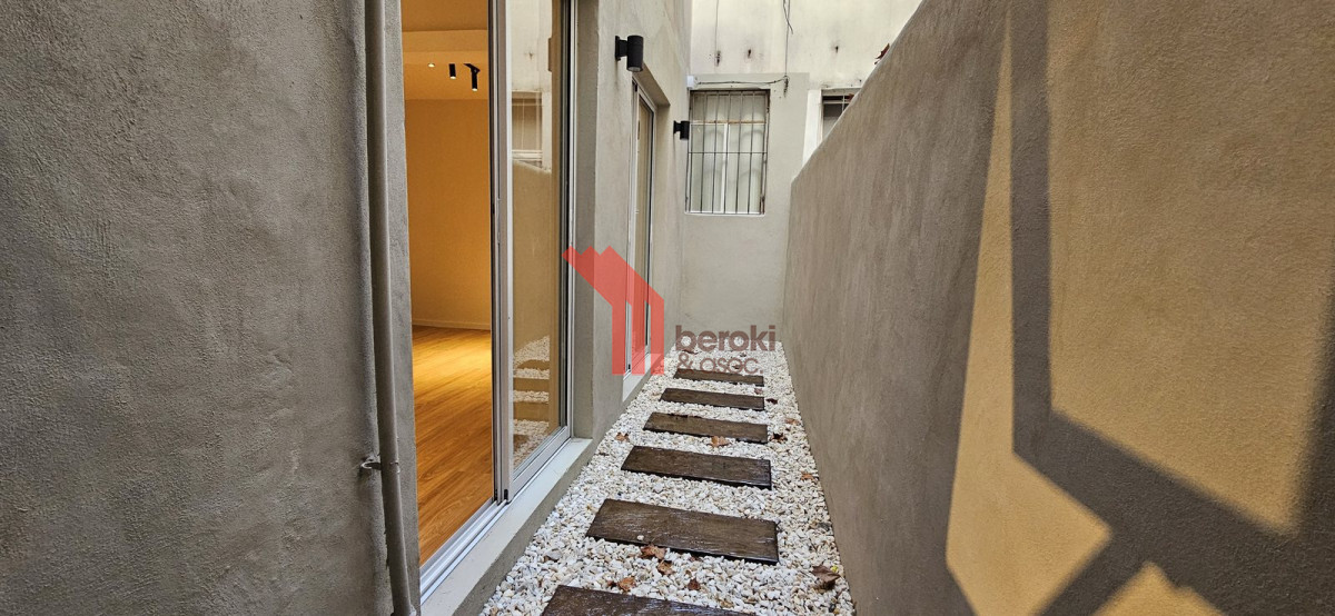 Apartamento ID.220 - Venta Apartamento 1 Dormitorio Parque Rodó Reciclado con Patio Montevideo