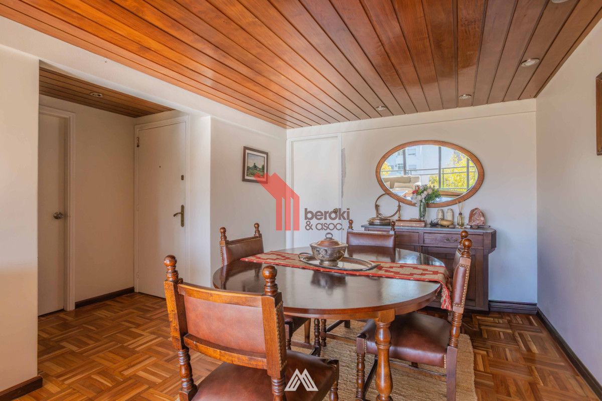 Apartamento ID.224 - Venta apartamento 4 dormitorios en Pocitos balcón, estar, terraza lavadero serv completo