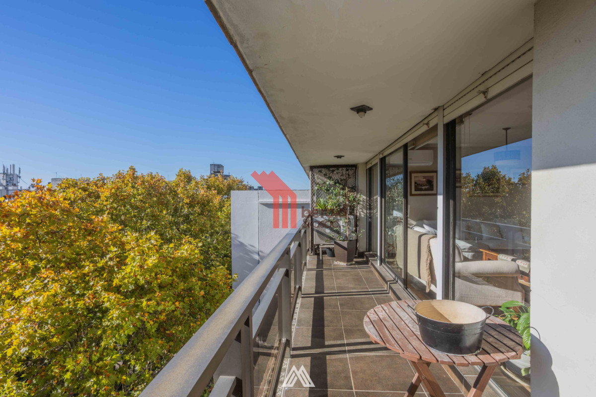Apartamento ID.224 - Venta apartamento 4 dormitorios en Pocitos balcón, estar, terraza lavadero serv completo
