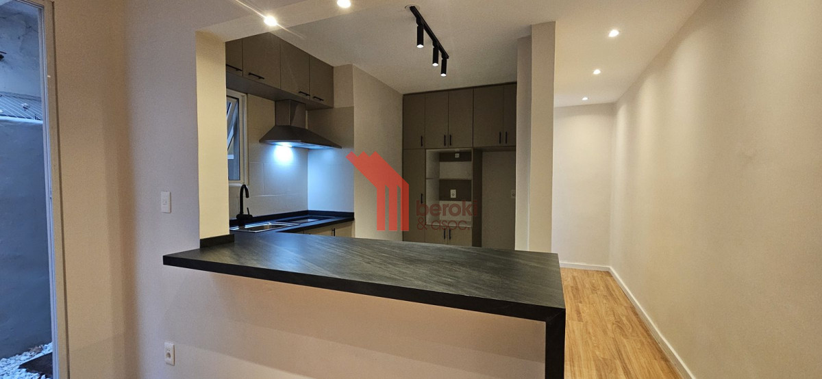 Apartamento ID.220 - Venta Apartamento 1 Dormitorio Parque Rodó Reciclado con Patio Montevideo