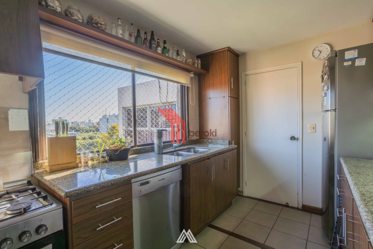 Apartamento ID.224 - Venta apartamento 4 dormitorios en Pocitos balcón, estar, terraza lavadero serv completo