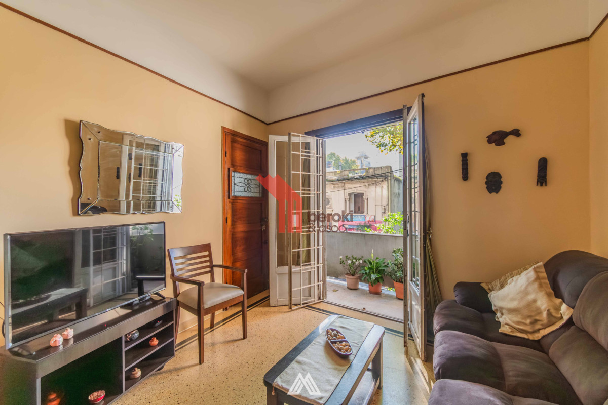 Apartamento ID.219 - Venta apartamento 3 dormitorios en Cordón balcón, patio, parrillero y azotea