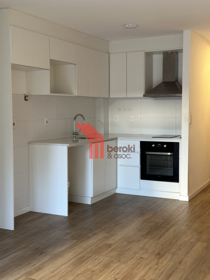 Apartamento ID.175 - Alquiler 1 dormitorio, Patio, Garaje . Tres cruces