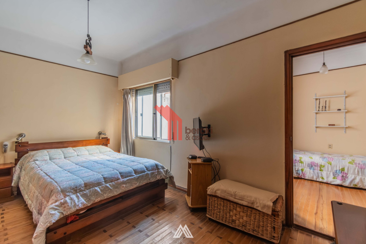 Apartamento ID.219 - Venta apartamento 3 dormitorios en Cordón balcón, patio, parrillero y azotea