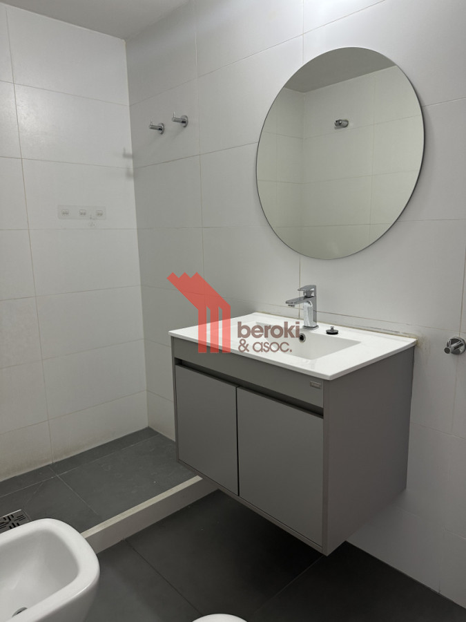 Apartamento ID.144 - Alquiler 1 dormitorio, Patio, Garaje incluido. Tres cruces. 