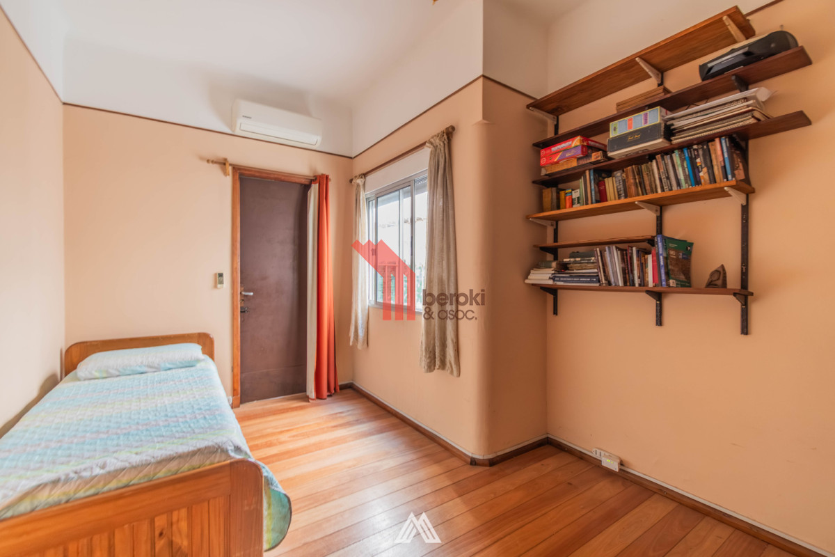 Apartamento ID.219 - Venta apartamento 3 dormitorios en Cordón balcón, patio, parrillero y azotea