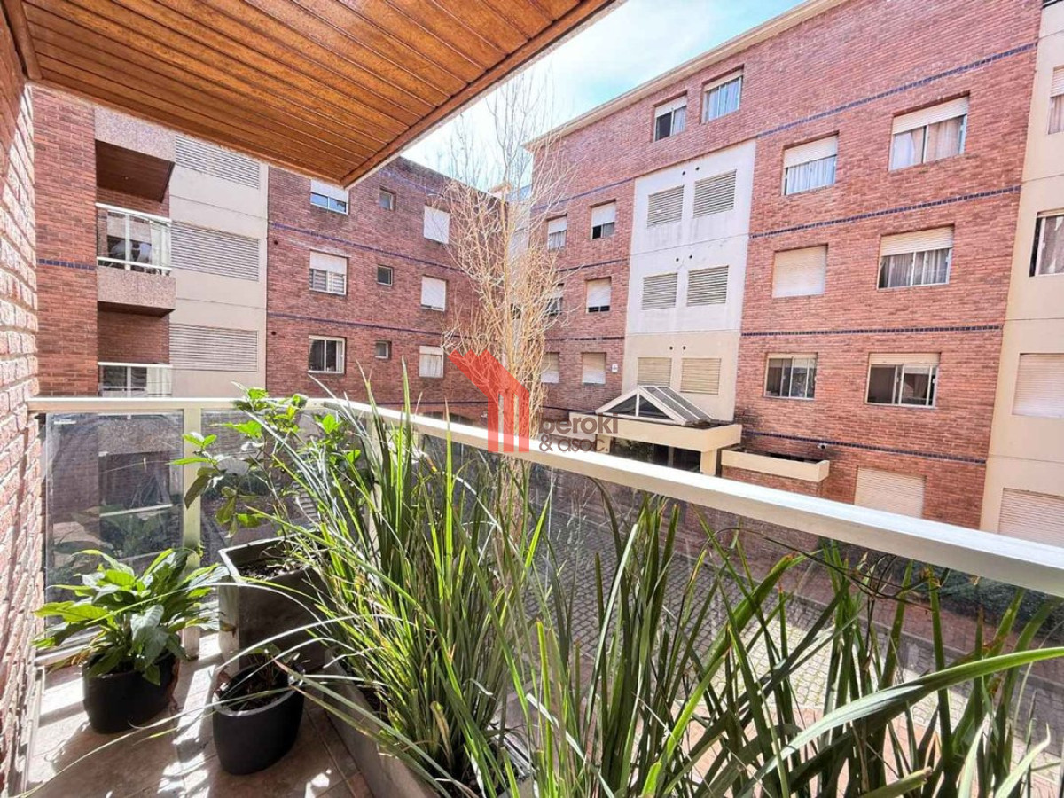 Apartamento ID.55 - Venta Parque Miramar apartamento 4 dormitorios + 2 baños+ cochera 