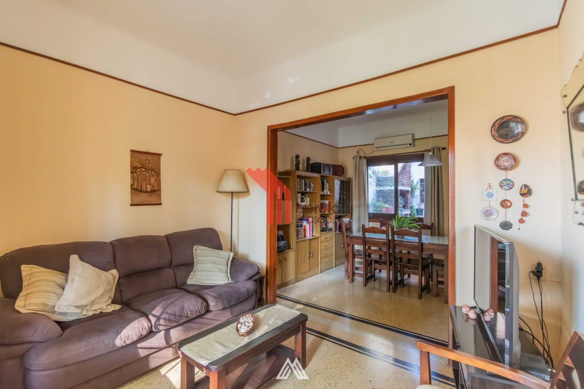 Apartamento ID.219 - Venta apartamento 3 dormitorios en Cordón balcón, patio, parrillero y azotea