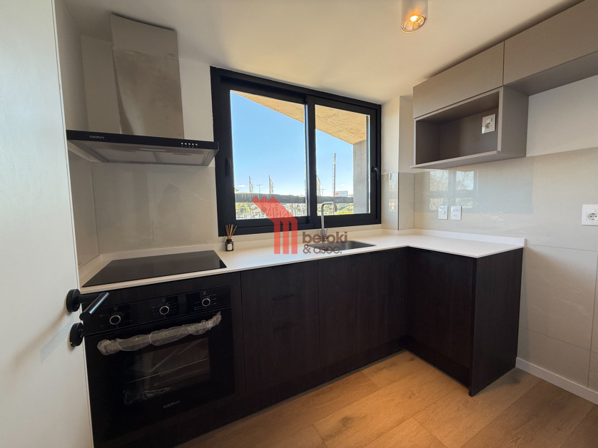 Apartamento ID.99 - VENTA APARTAMENTO 2D, BARRA DE CARRASCO PISO 1! 