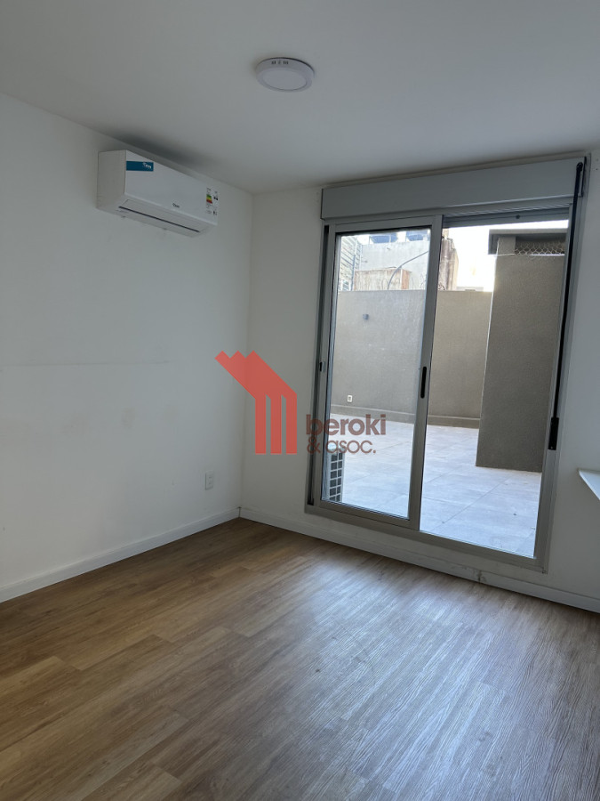 Apartamento ID.175 - Alquiler 1 dormitorio, Patio, Garaje . Tres cruces