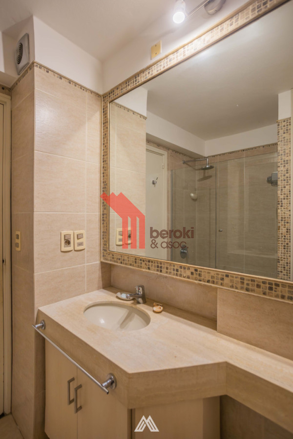 Apartamento ID.224 - Venta apartamento 4 dormitorios en Pocitos balcón, estar, terraza lavadero serv completo