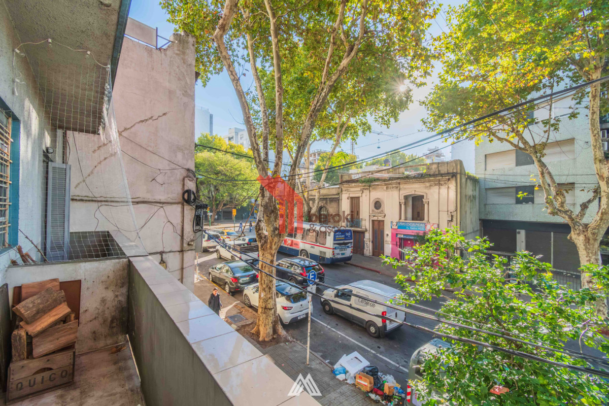 Apartamento ID.219 - Venta apartamento 3 dormitorios en Cordón balcón, patio, parrillero y azotea