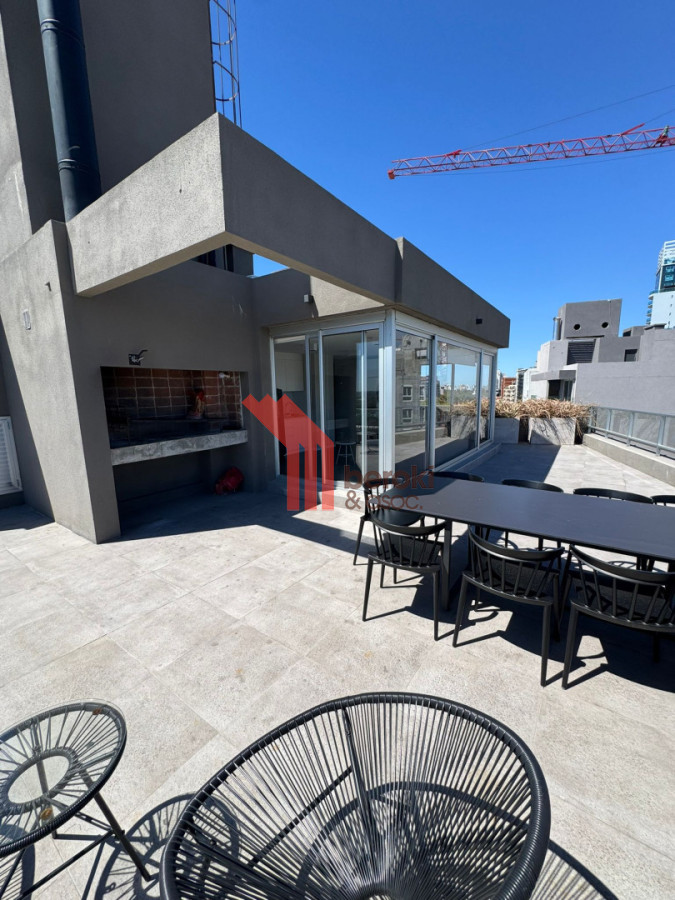 Apartamento ID.144 - Alquiler 1 dormitorio, Patio, Garaje incluido. Tres cruces. 