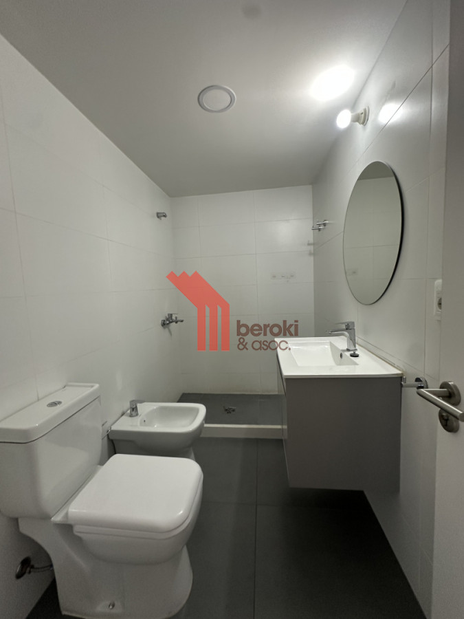 Apartamento ID.175 - Alquiler 1 dormitorio, Patio, Garaje . Tres cruces