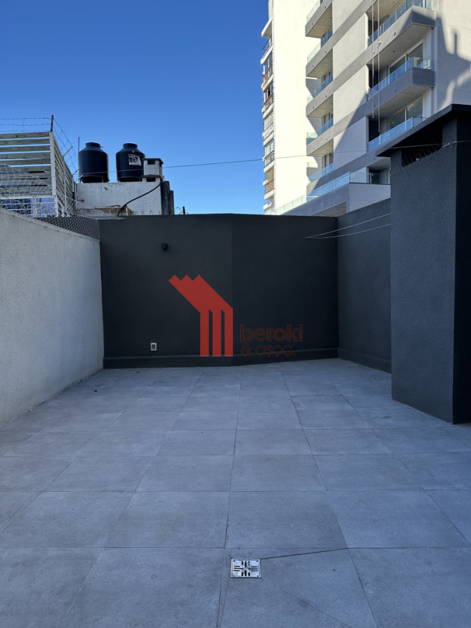 Apartamento ID.144 - Alquiler 1 dormitorio, Patio, Garaje incluido. Tres cruces. 