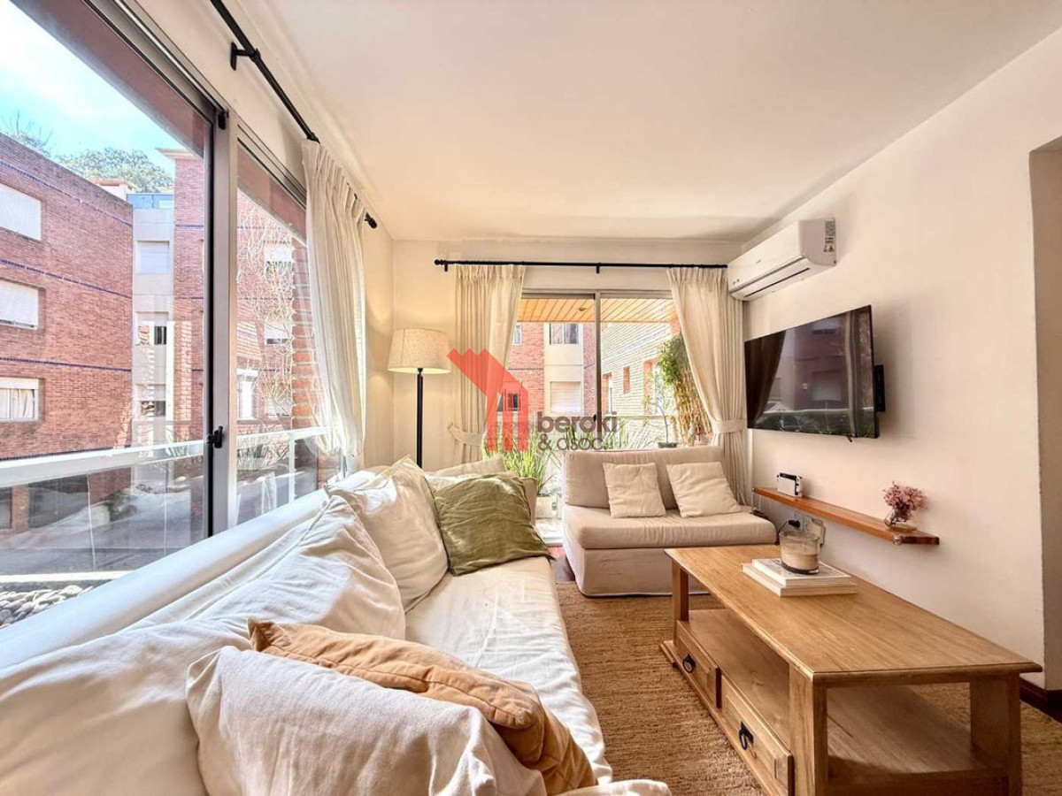 Apartamento ID.55 - Venta Parque Miramar apartamento 4 dormitorios + 2 baños+ cochera 