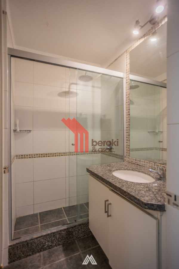 Apartamento ID.224 - Venta apartamento 4 dormitorios en Pocitos balcón, estar, terraza lavadero serv completo