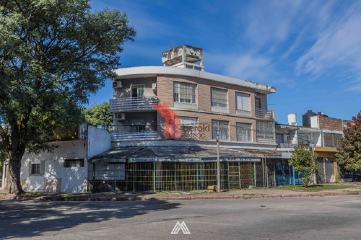 Apartamento ID.21 - Venta Apartamento Mercado Modelo 2 Dormitorios Y Terraza Al Frente